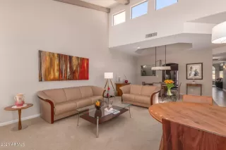 Photo #4: 6197925 Listing