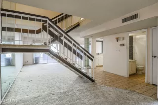 Photo #6: 6197972 Listing