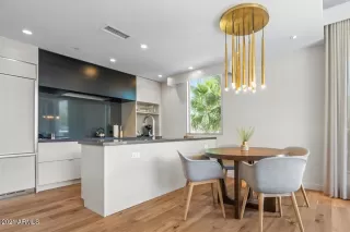 Photo #2: 6197984 Listing