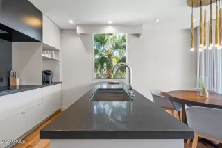 Photo #6: 6197984 Listing