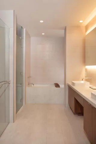 Photo #6: 6197986 Listing