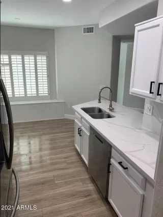 Photo #4: 6198270 Listing 