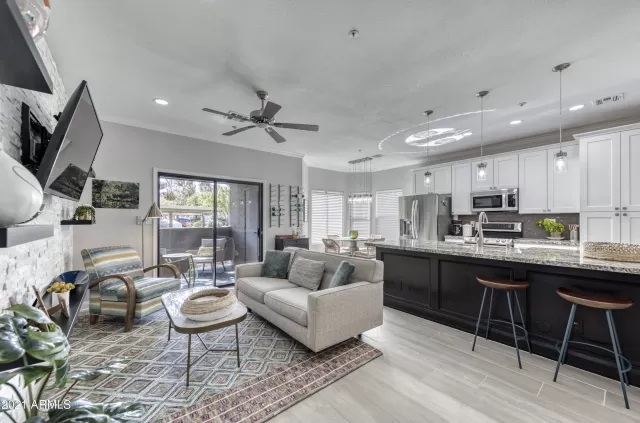 MLS: 6198474 Condo For Sale