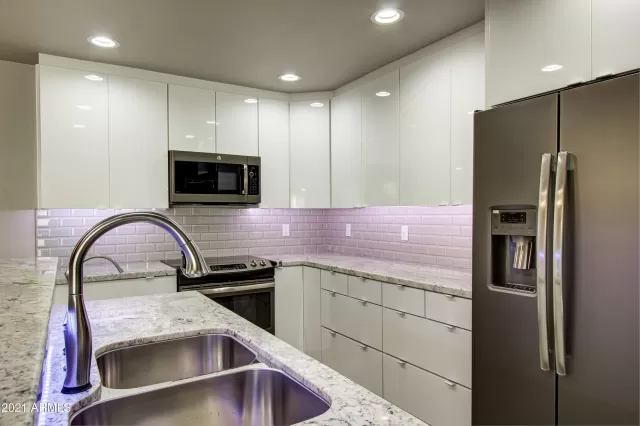 MLS: 6198512 Condo For Sale