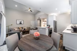 Photo #6: 6198544 Listing