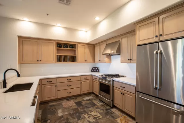 MLS: 6198667 Condo For Sale