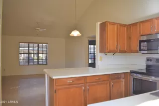 Photo #6: 6198702 Listing