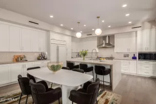 Photo #5: 6198741 Listing