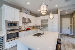 Photo #5: 6198908 Listing