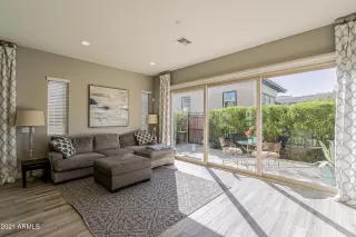 Photo #6: 6198908 Listing