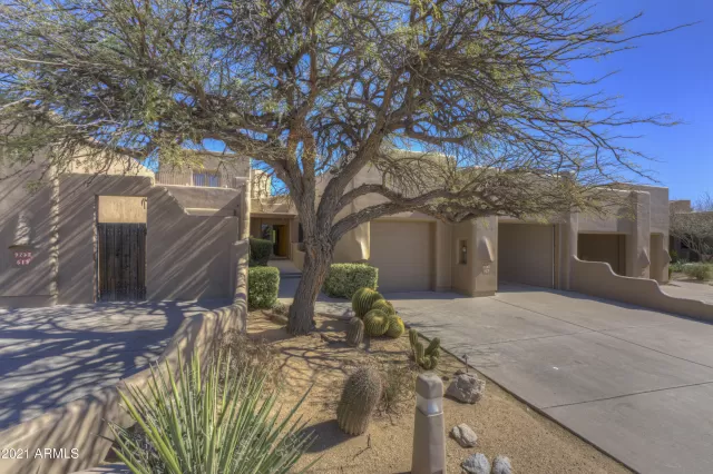 MLS: 6199008 Condo For Sale