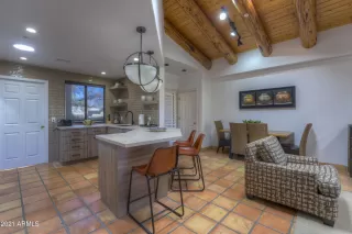 Photo #3: 6199008 Listing
