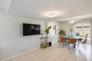Photo #5: 6199080 Listing