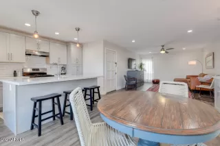 Photo #5: 6199168 Listing 