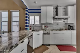 Photo #5: 6199387 Listing 