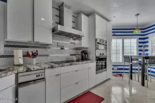 Photo #6: 6199387 Listing 