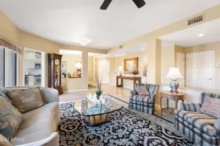 Photo #3: 6199419 Listing