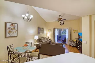 Photo #2: 6199524 Listing 