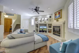 Photo #3: 6199600 Listing