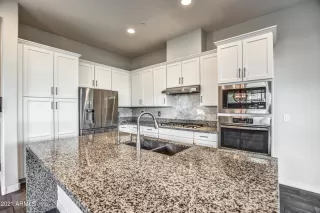 Photo #3: 6199908 Listing