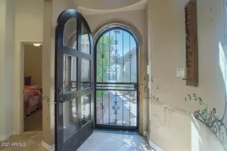 Photo #5: 6199967 Listing