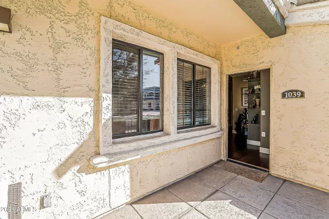 MLS: 6200451 Condo For Sale