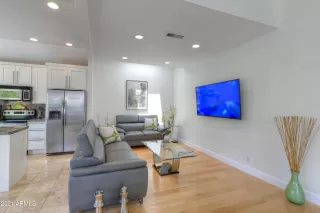 Photo #1: 6200487 Listing