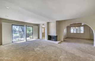 Photo #5: 6200542 Listing