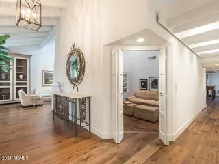 Photo #5: 6200557 Listing