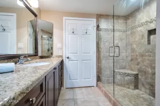 Photo #6: 6200758 Listing 