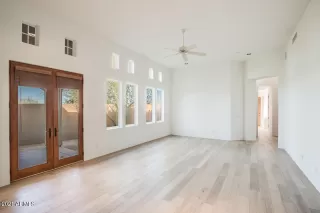 Photo #3: 6200822 Listing