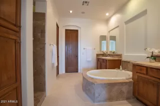 Photo #4: 6200822 Listing