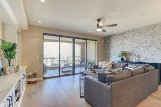 Photo #4: 6200995 Listing