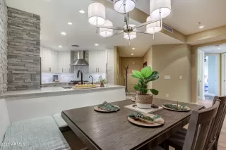 Photo #5: 6200995 Listing