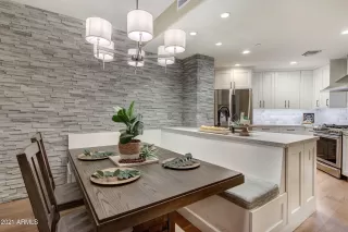 Photo #6: 6200995 Listing
