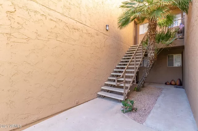 MLS: 6201203 Condo For Sale