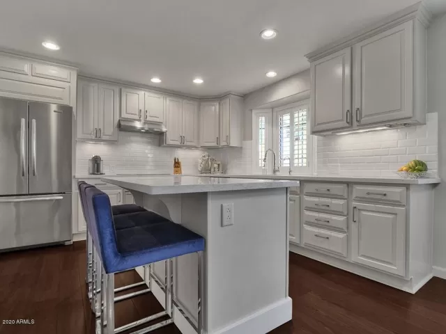 MLS: 6201383 Condo For Sale