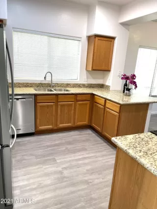 Photo #5: 6201596 Listing