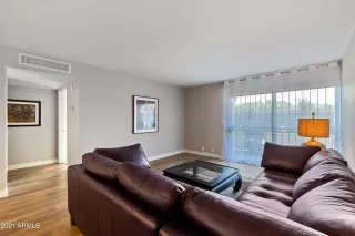 Photo #6: 6201603 Listing