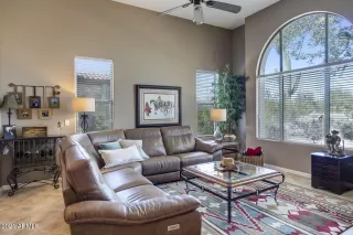 Photo #5: 6201701 Listing