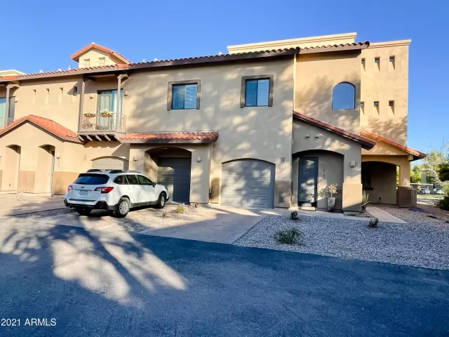 MLS: 6201992 Condo For Sale