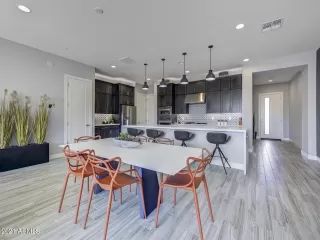 Photo #2: 6202164 Listing