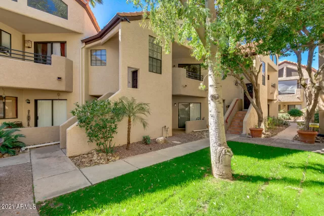 MLS: 6202563 Condo For Sale