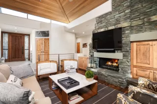 Photo #2: 6203716 Listing