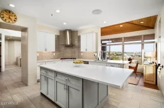 Photo #6: 6203716 Listing