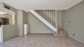 Photo #2: 6203899 Listing