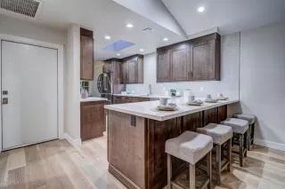 Photo #6: 6203923 Listing