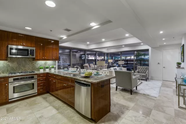 MLS: 6203949 Condo For Sale