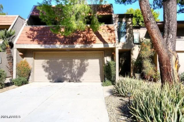 MLS: 6204232 Condo For Sale