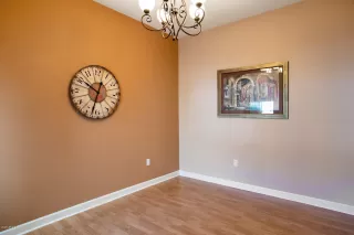 Photo #6: 6204242 Listing